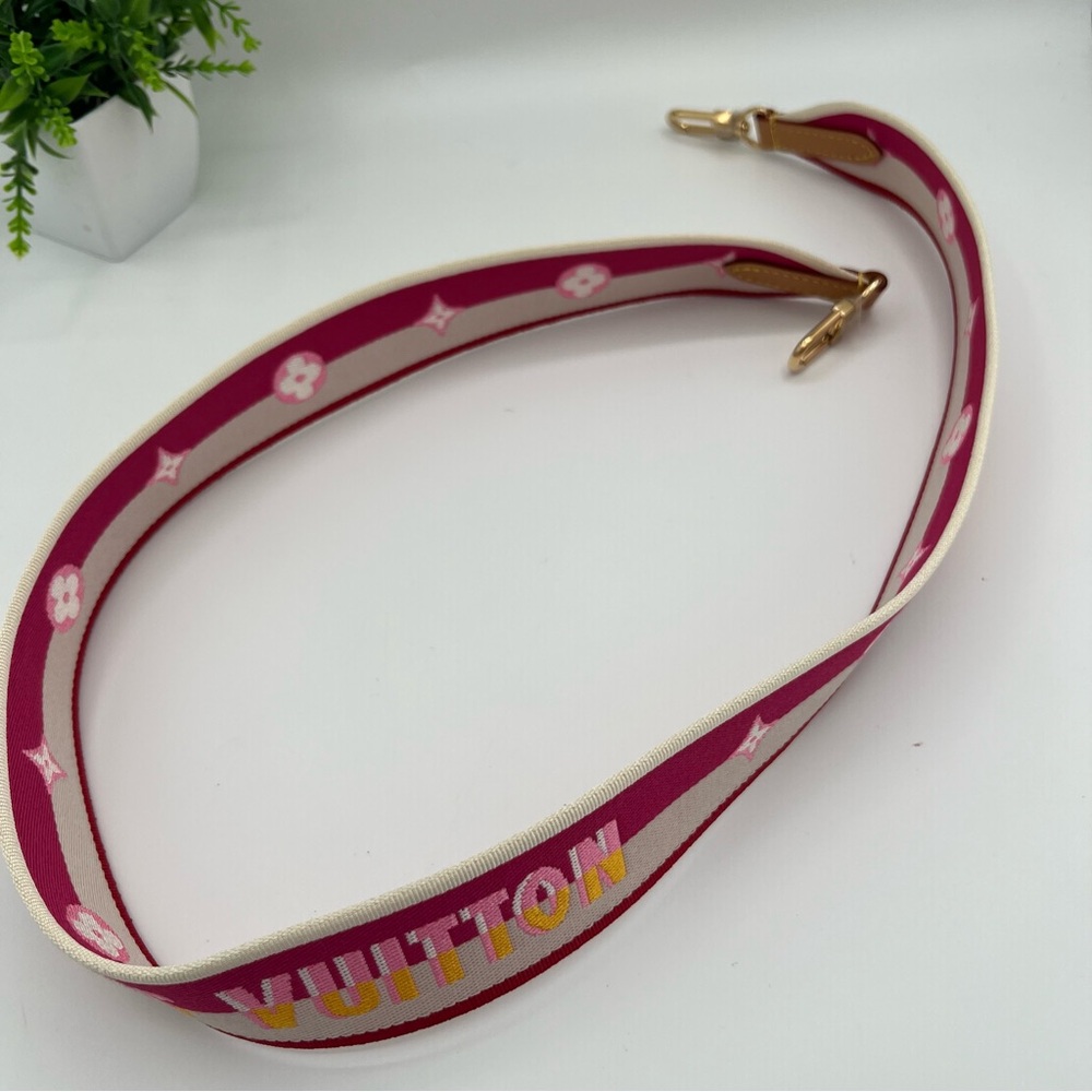 Louis Vuitton fushia jacquard pink strap new ❤️ - Picture 4 of 9